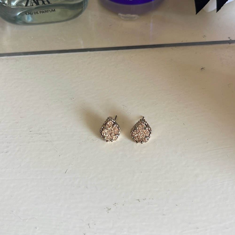 Gold Kendra Scott earrings